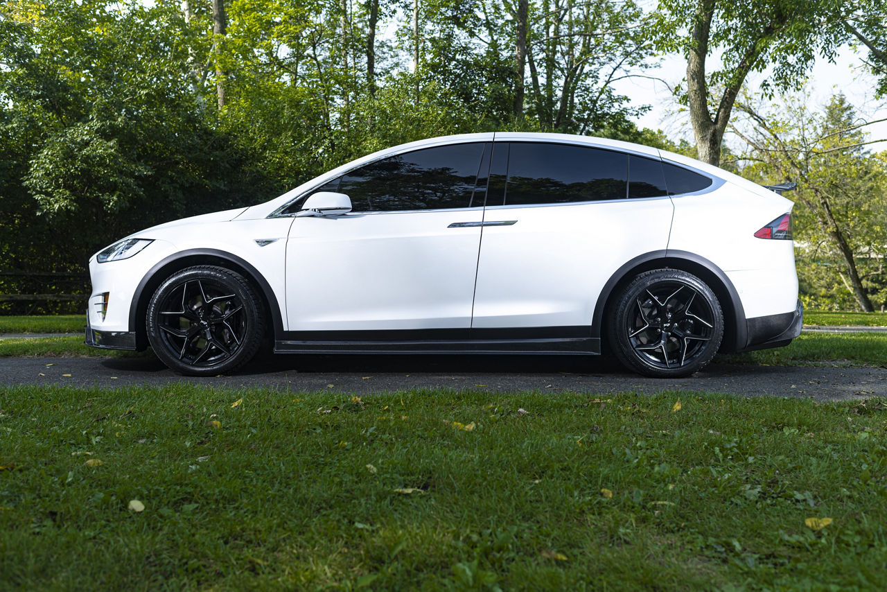 お歳暮ならオンライン Black - TORSION Niche - X Model Tesla 2021 | Wheels Road Niche トップス